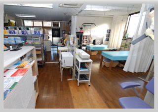 おき接骨院 待合室